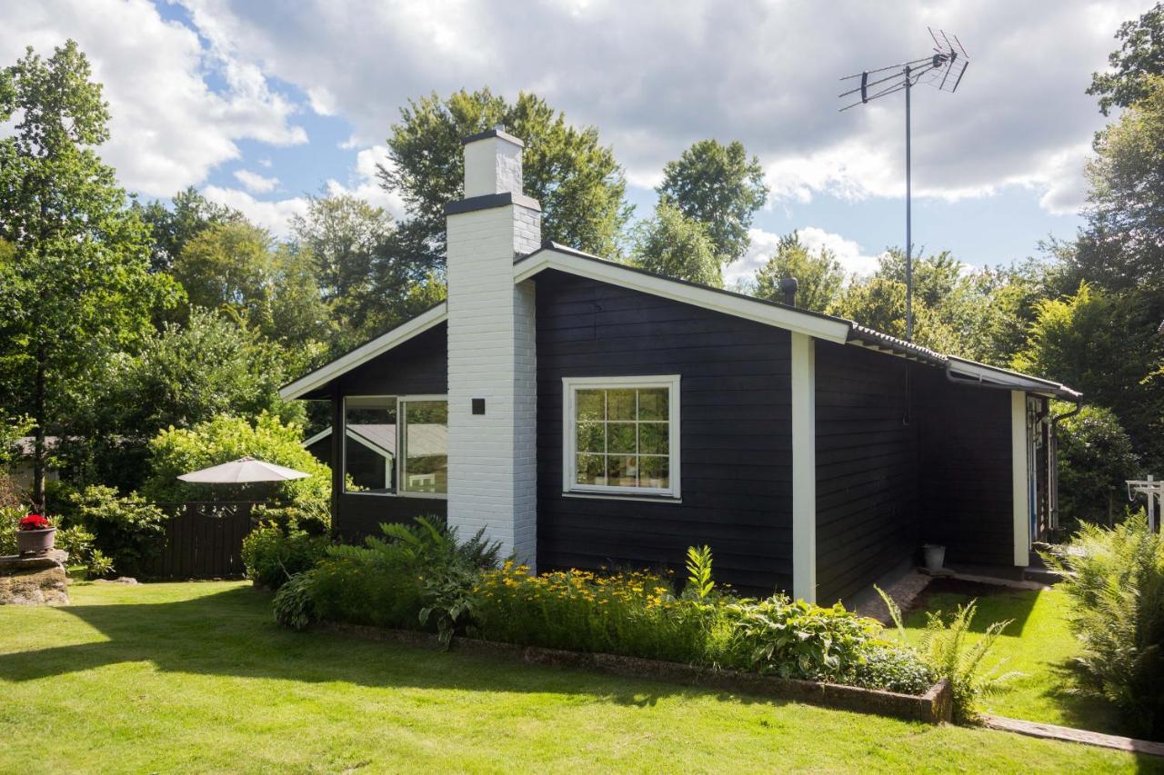 Very Nice Cottage By The Lake. Lursjoen! Hastveda Exterior photo